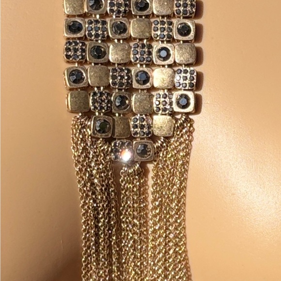 Elegant Gold and Black Statement Necklace - Picture 5 of 12